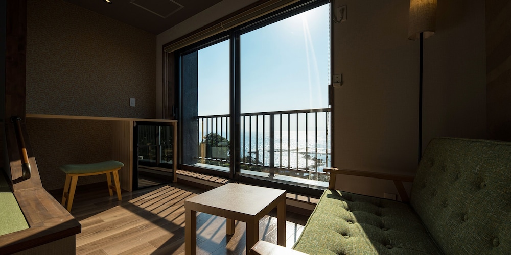 禁煙 リニューアル 1~3名用和洋室 (2階・シャワー・トイレ付) 部屋からの景観0 | いせえび荘