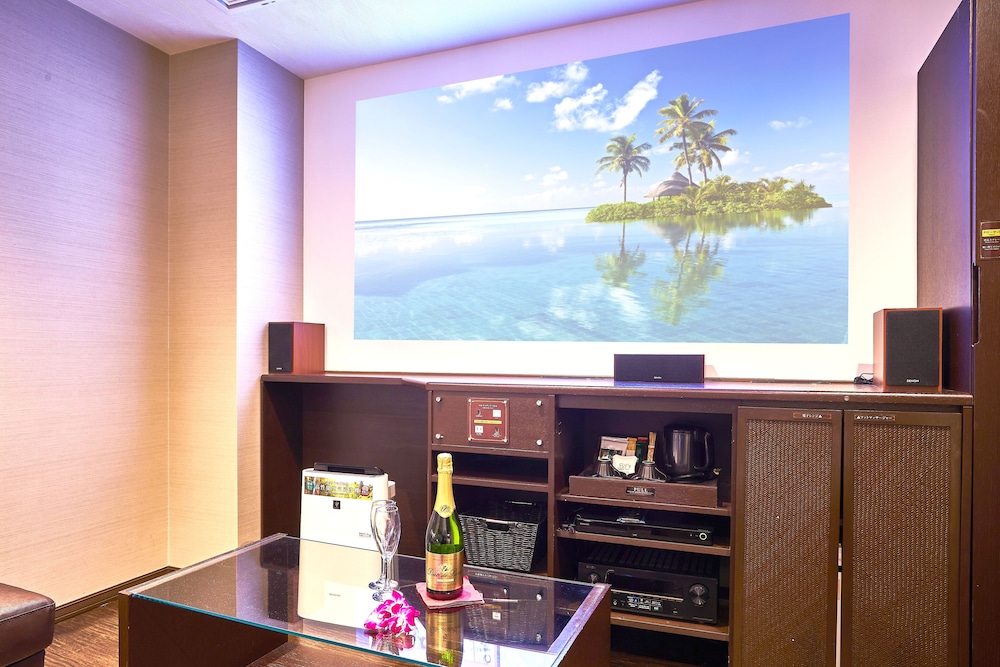 ジュニアスイートツイン喫煙 1泊 アルコール飲み放題無料 テレビ0 | ホテルバリアンリゾートなんば心斎橋店