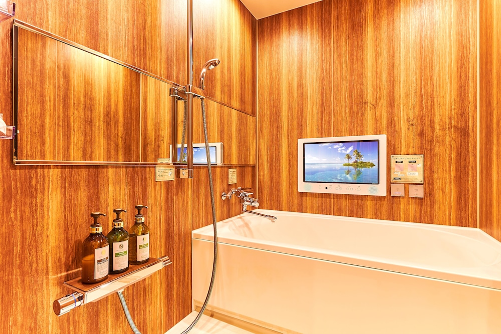 スーペリアダブル禁煙 1泊 アルコール飲み放題無料 バスルーム1 | ホテルバリアンリゾートなんば心斎橋店