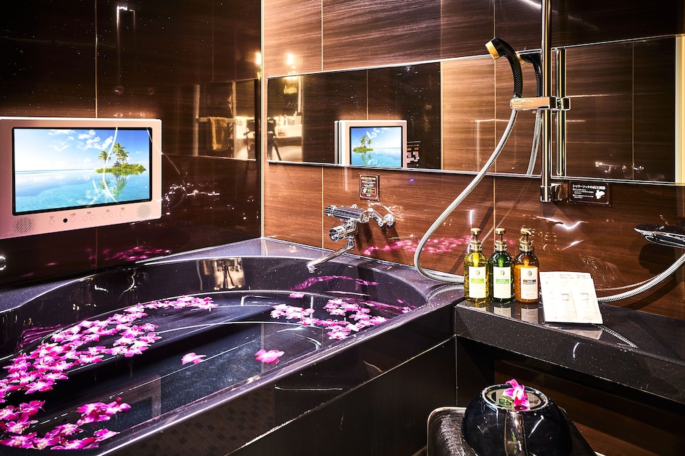 プレミアム ツインルーム 禁煙 アルコール飲み放題無料 バスルーム0 | ホテルバリアンリゾートなんば心斎橋店