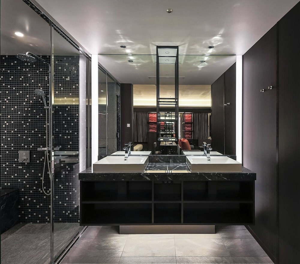 スイート 禁煙 バスルーム0 | KKRホテル大阪