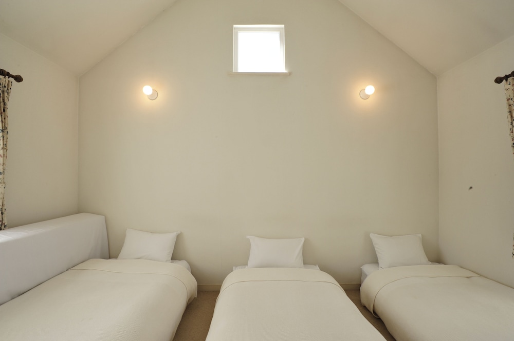 トリプルルーム 専用バスルーム | ブルーイングリーン