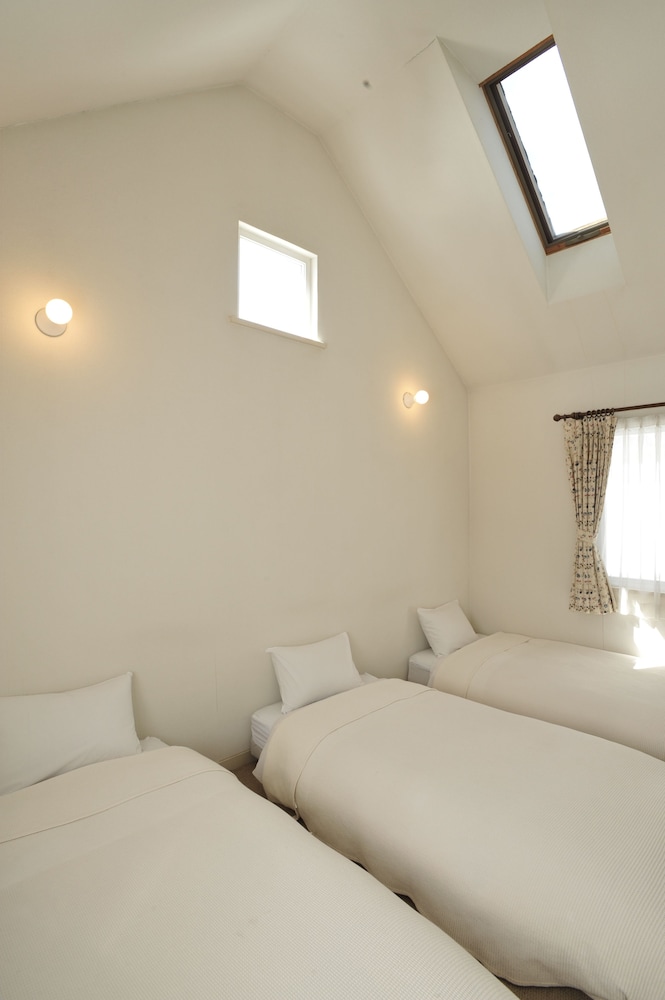 トリプルルーム 専用バスルーム 客室1 | ブルーイングリーン