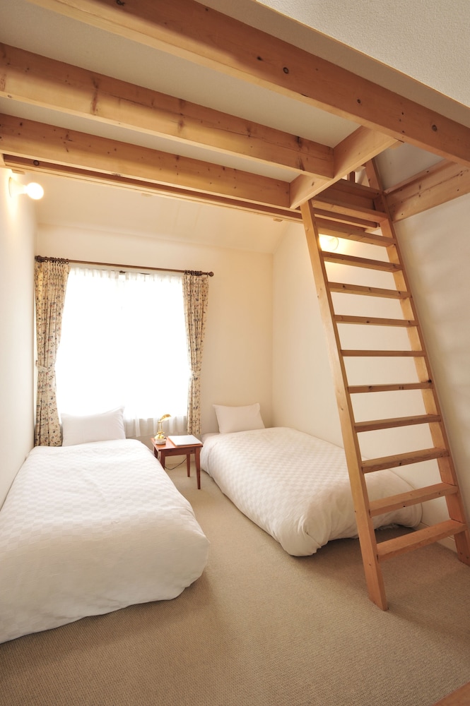 ツインルーム ロフト付き 専用バスルーム | ブルーイングリーン