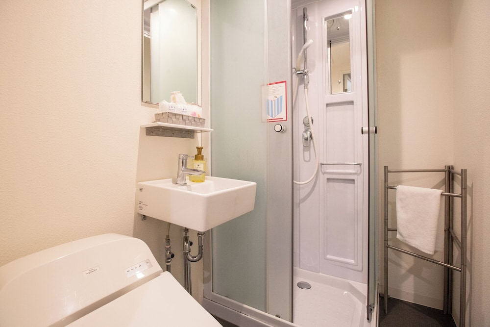 スタンダード ダブルルーム バスルーム0 | ロジーホテルなんば