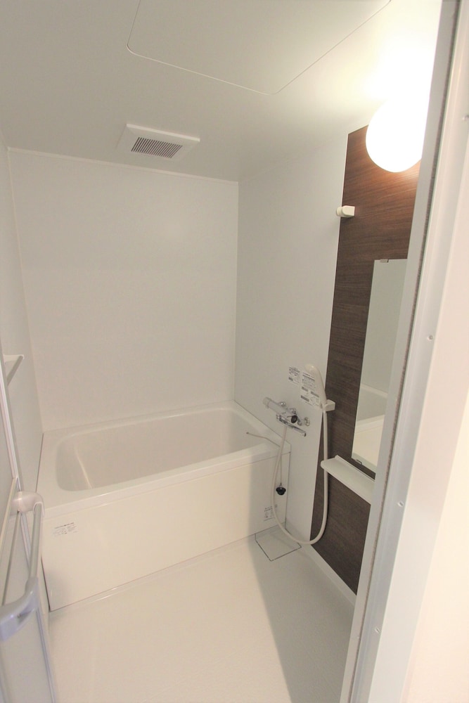 デラックス和室 キッチン付き 深めの浴槽0 | ロジーホテルなんば