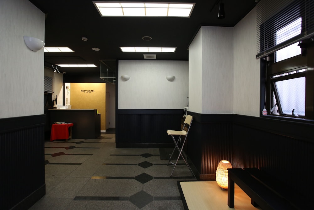 フロント1 | ロジーホテルなんば