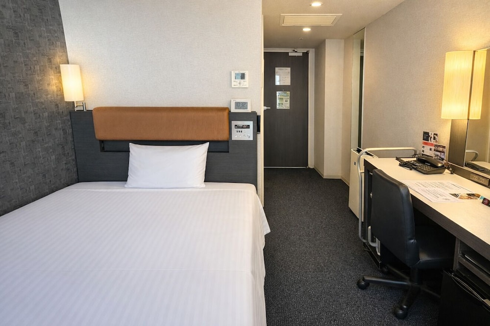 スタンダードルーム（大人2名用）ダブルベッド1台　喫煙可 | 三交イン四日市駅前