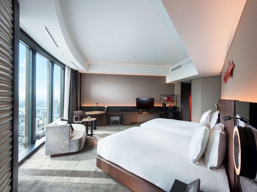 ジュニア スイート コーナー 客室1 | コンラッド大阪