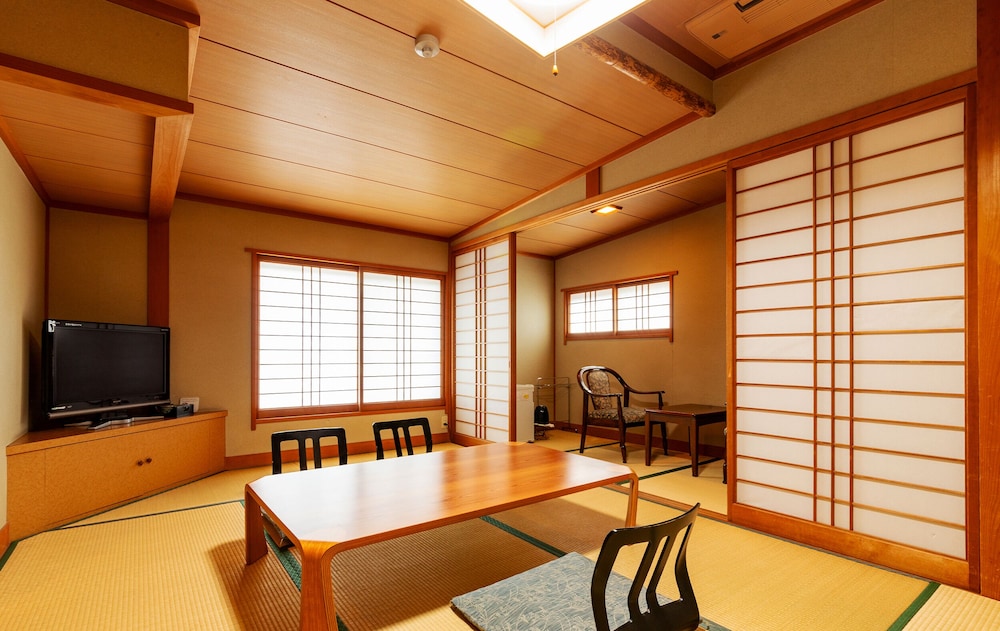 トラディショナル ルーム 喫煙可 客室2 | 城崎温泉 川口屋本館