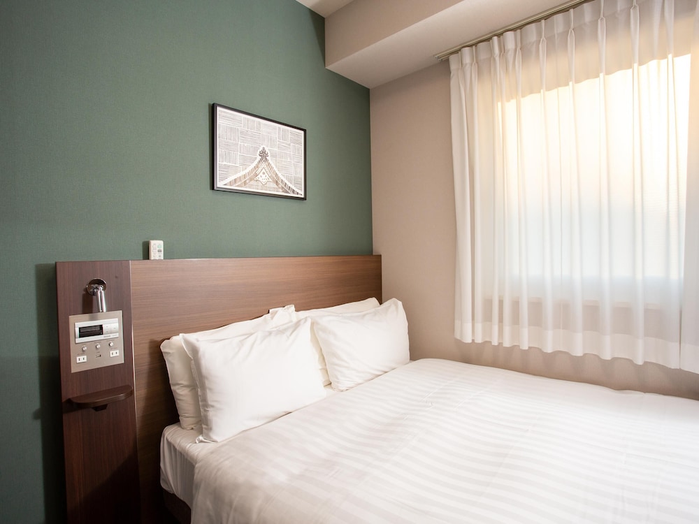 スタンダード ルーム ダブルベッド 1 台 禁煙 | コンフォートホテルERA東京東神田