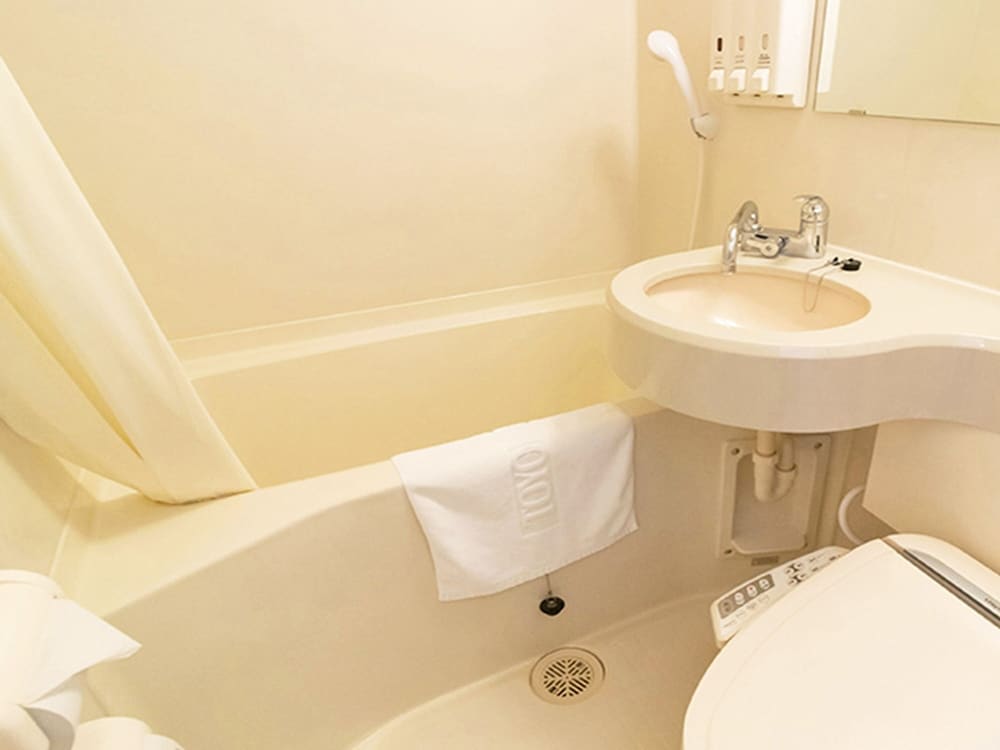 エコノミー ダブルルーム 喫煙可 バスルーム0 | 東横INN福井駅前