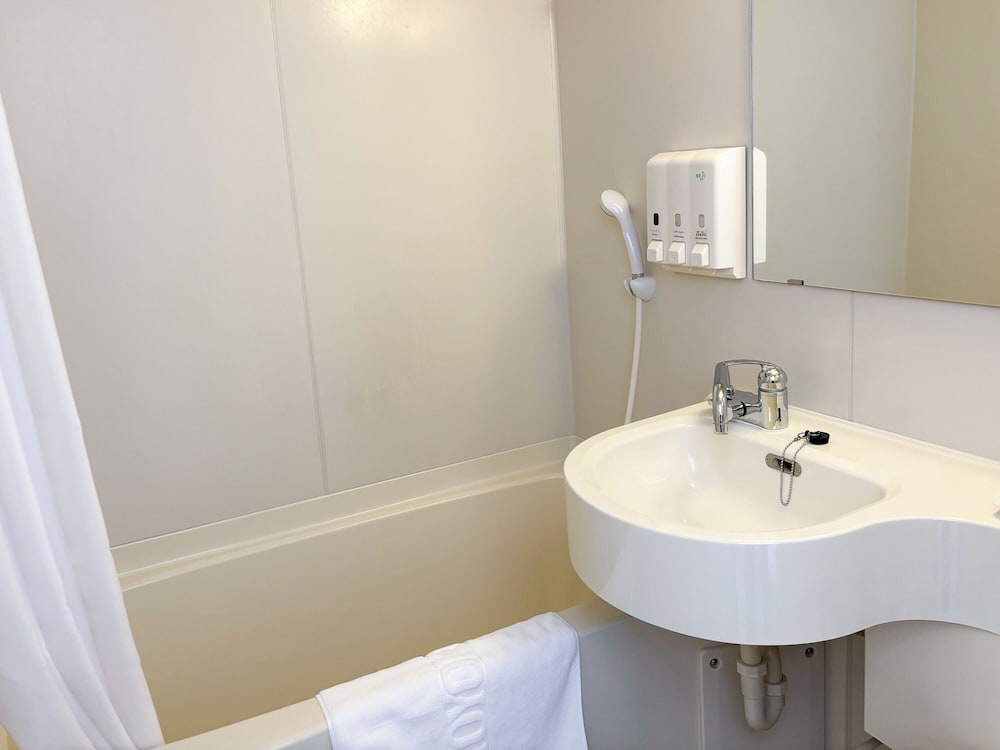 スタンダード ツインルーム 喫煙可 バスルーム2 | 東横 INN 小倉駅南口