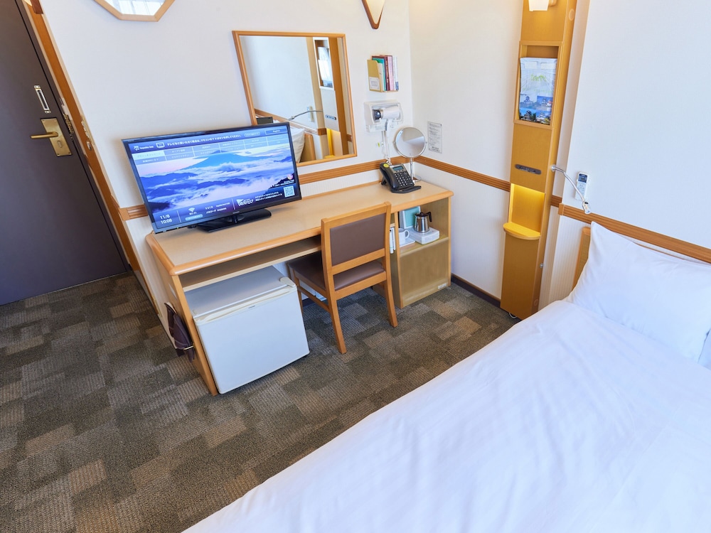 エコノミー ダブルルーム 喫煙可 客室2 | 東横 INN 大阪阪急十三駅西口 1