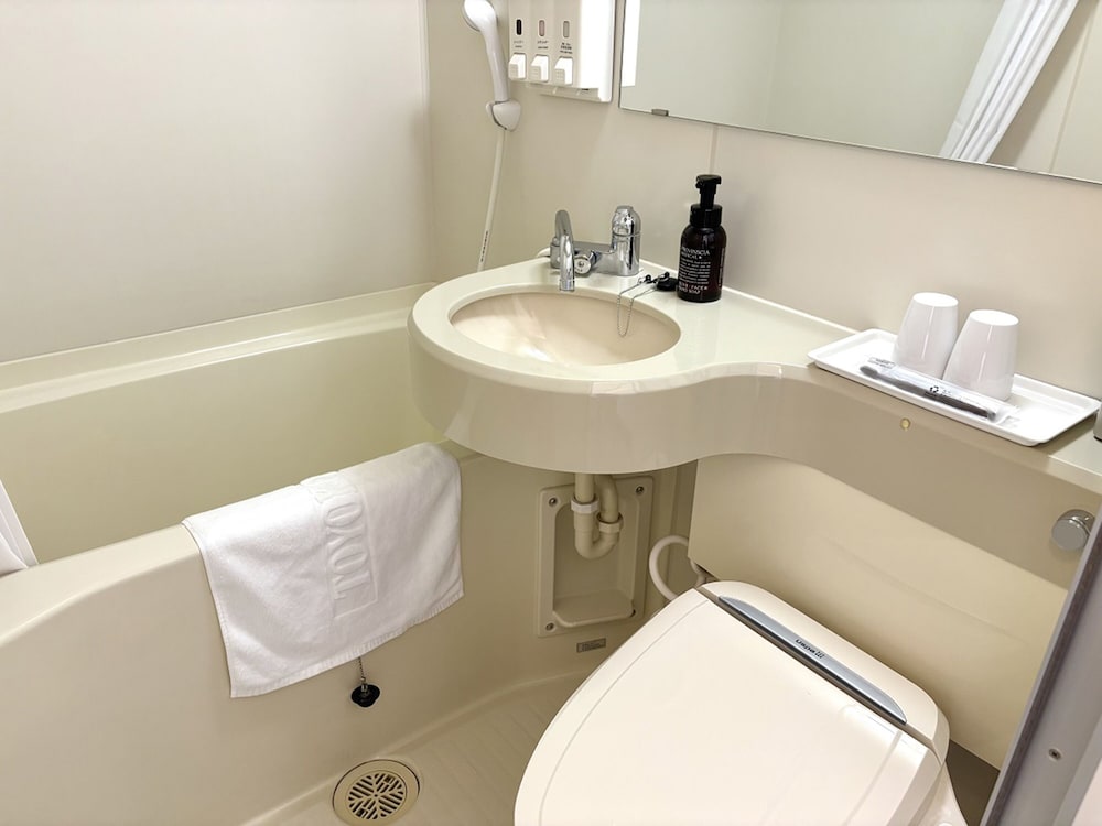 エコノミー ダブルルーム 喫煙可 バスルーム0 | 東横INN和光市駅前