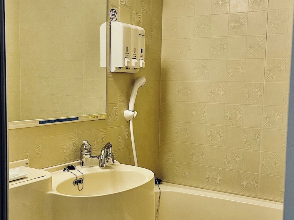 スタンダード ダブルルーム 喫煙可 バスルーム0 | 東横INN博多駅前祗園