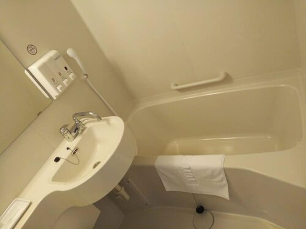 デラックス ダブルルーム 喫煙可 バスルーム0 | 東横 INN 京王線橋本駅北口