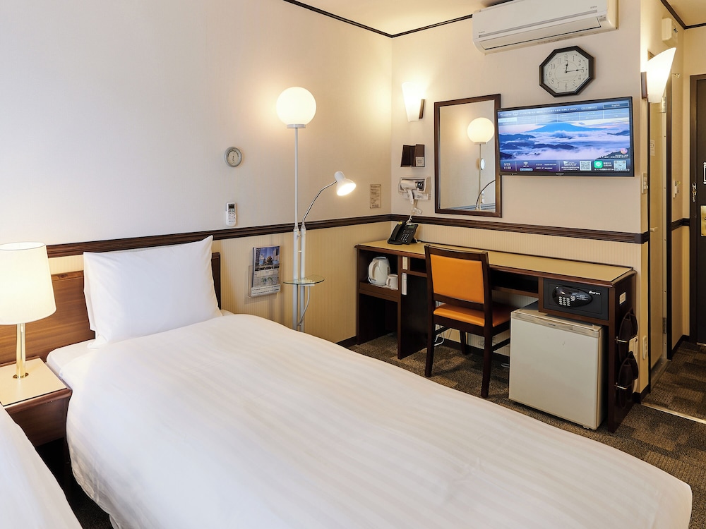 エコノミー ツインルーム 喫煙可 客室1 | 東横INN大阪伊丹空港