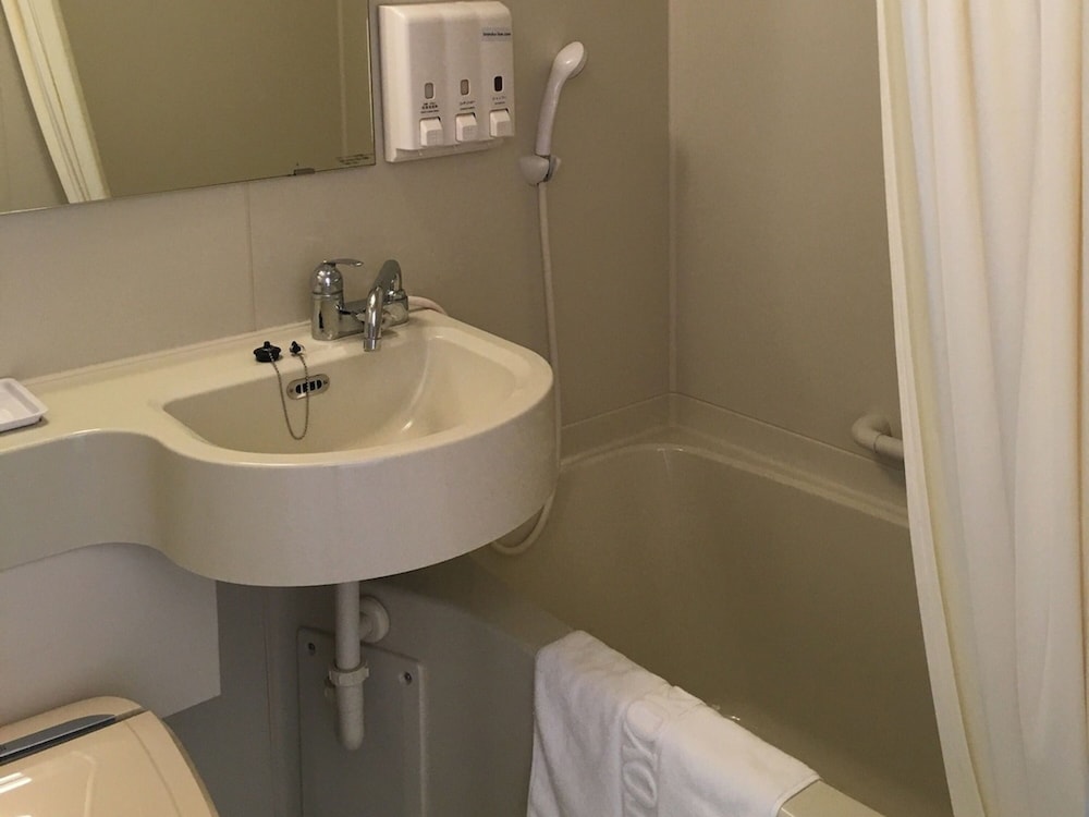 スタンダード ツインルーム 喫煙可 バスルーム0 | 東横 INN 立川駅北口