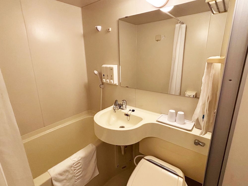 スタンダード ツインルーム 禁煙 バスルーム0 | 東横 INN 東京駅新大橋前