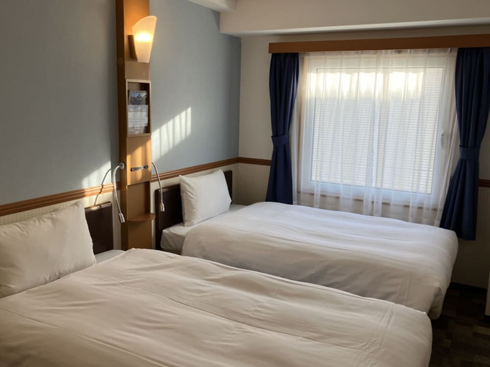 スタンダード ルーム ベッド (複数台) 禁煙 | 東横INN新潟古町