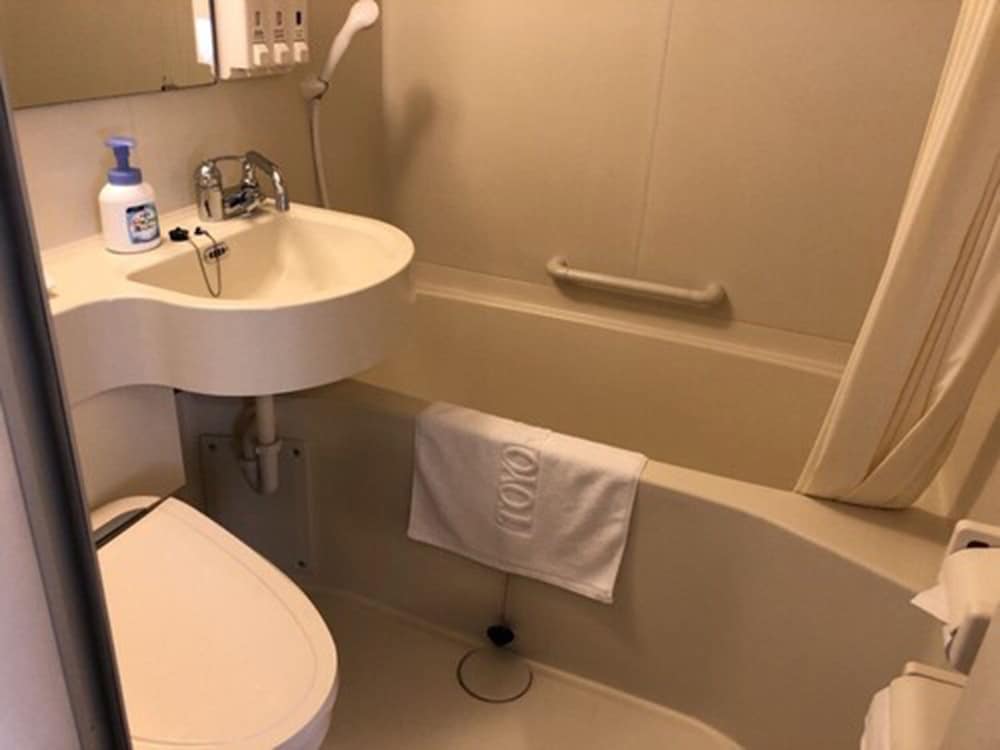 エコノミールーム 禁煙 バスルームのシンク0 | 東横 INN 八潮駅前