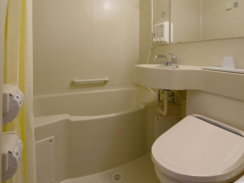 エコノミー ダブルルーム 喫煙可 バスルーム0 | 東横INN米沢駅前