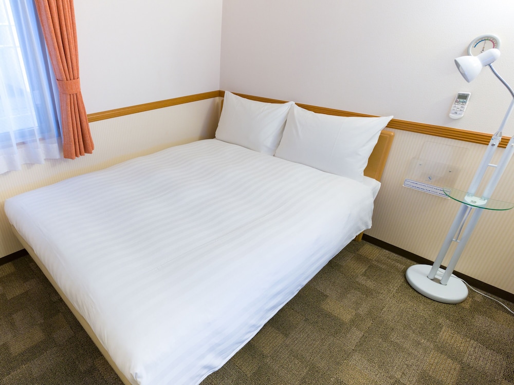 エコノミー ダブルルーム 禁煙 客室1 | 東横 INN 那覇国際通り美栄橋駅