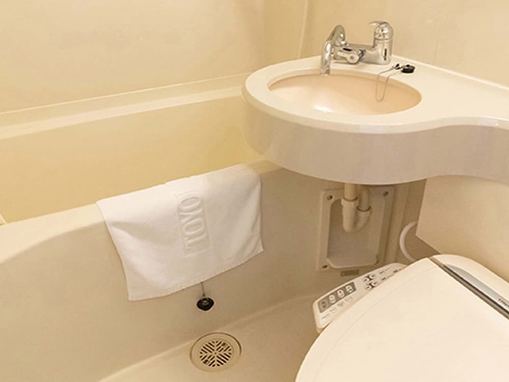 スタンダード ダブルルーム 禁煙 バスルーム0 | 東横 INN 淀屋橋駅南