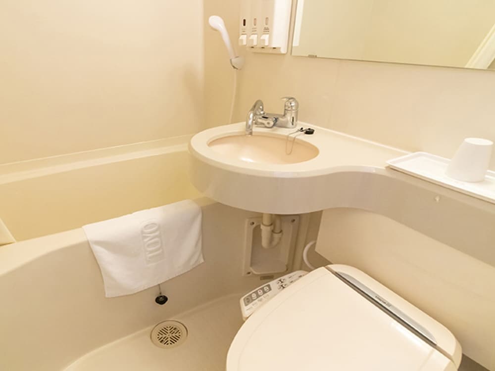 エコノミー ダブルルーム 禁煙 バスルーム0 | 東横 INN 山手線大塚駅北口 2