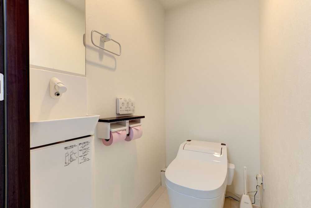 ダブルルーム バスルーム0 | テラスリゾート 宜野湾