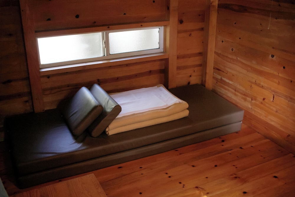 スタンダード バンガロー エキストラベッド0 | PICA富士吉田