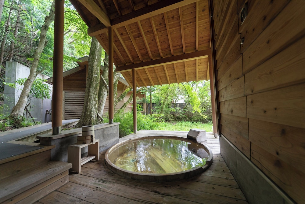 プライベート露天温泉付き 一棟貸しスイートヴィラ 禁煙 [ゆらぎ] (2ベッド) 客室12 | 箱根リトリート villa 1/f