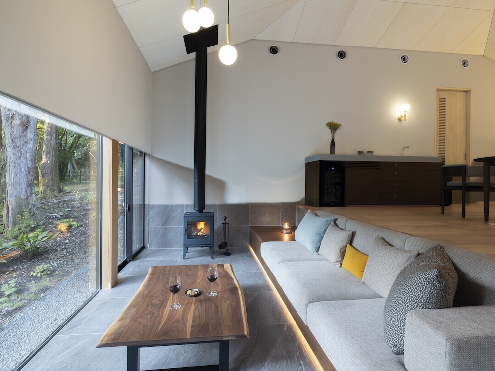 [2024年Newオープン] プライベート温泉付き 一棟貸しスイートヴィラ 禁煙 [いぶき] (3ベッド) 客室4 | 箱根リトリート villa 1/f