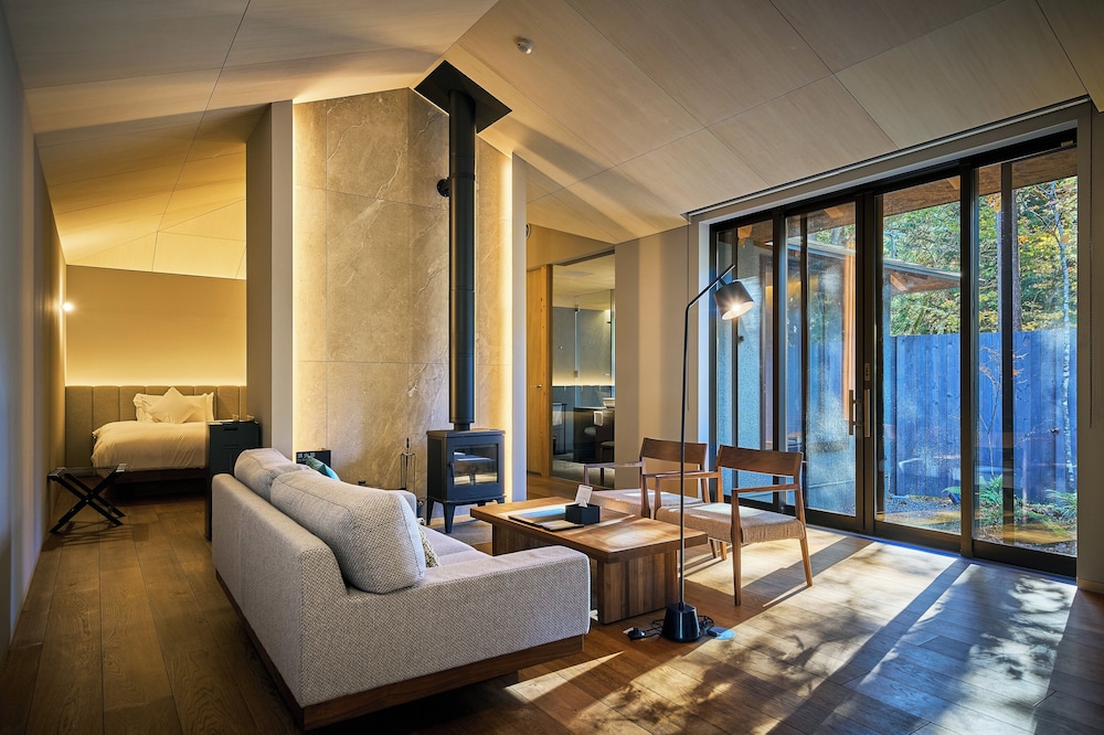 [2024年Newオープン] プライベート温泉&専用庭苑付き 一棟貸しスイートヴィラ 禁煙 [いぶき] (2ベッド) | 箱根リトリート villa 1/f