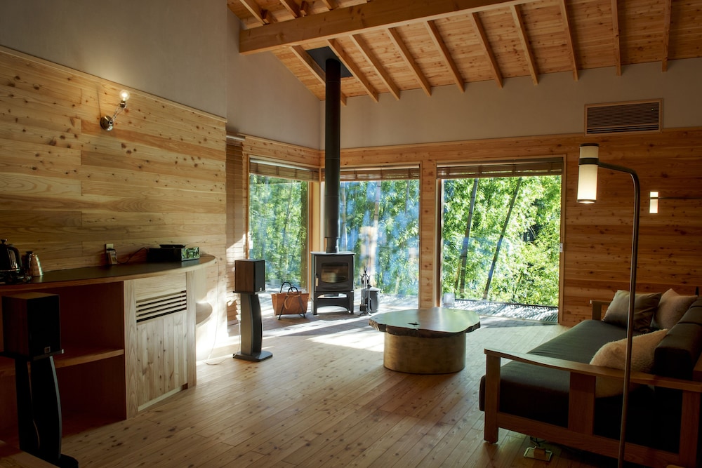 プライベート温泉付き 一棟貸しスイートヴィラ 禁煙 [ゆらぎ] (2ベッド) 客室13 | 箱根リトリート villa 1/f