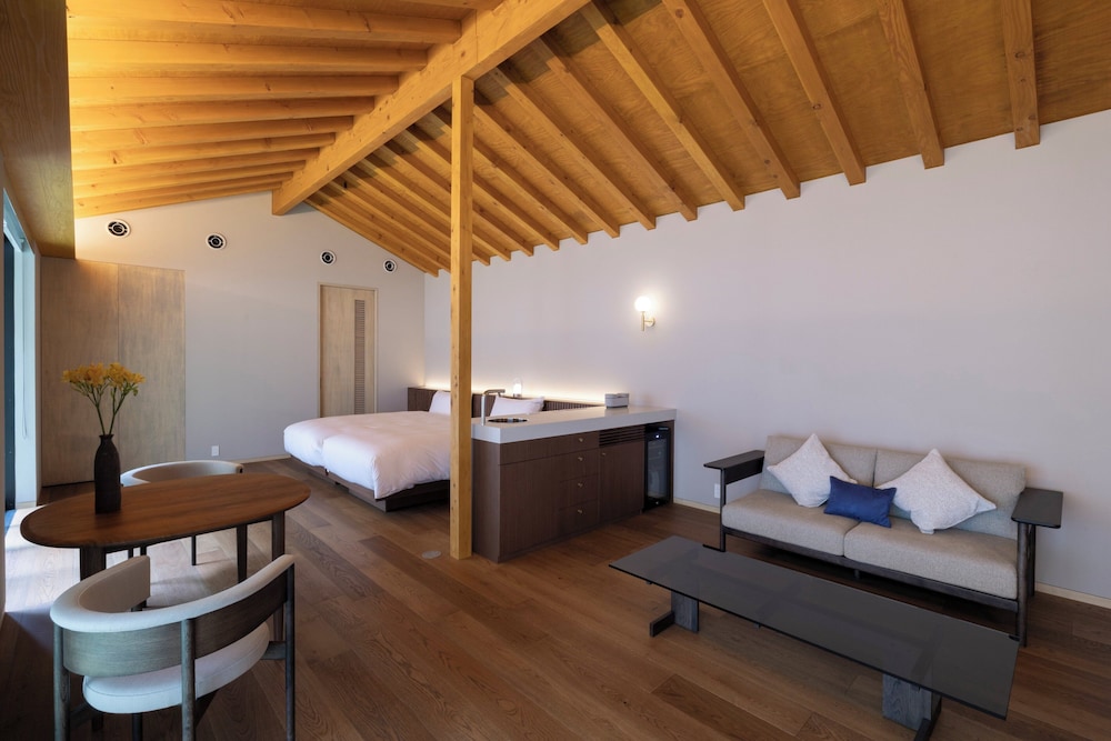 [2024年Newオープン] プライベート温泉&専用庭苑付き 一棟貸しスイートヴィラ [いぶき] (3ベッド) 禁煙 客室5 | 箱根リトリート villa 1/f