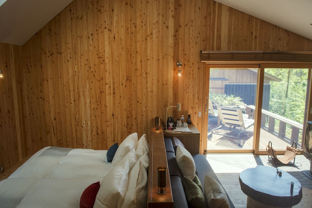 プライベート露天温泉付き 一棟貸しスイートヴィラ 禁煙 [ゆらぎ] (2ベッド) 客室9 | 箱根リトリート villa 1/f