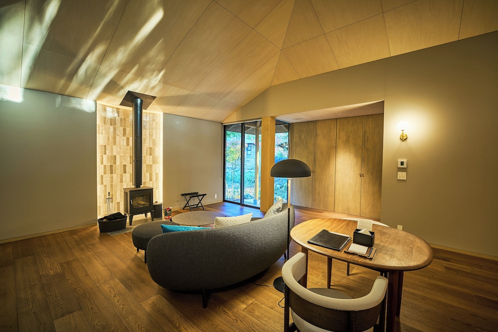[2024年Newオープン] プライベート温泉付き 一棟貸しスイートヴィラ 禁煙 [いぶき] (3ベッド) 客室10 | 箱根リトリート villa 1/f