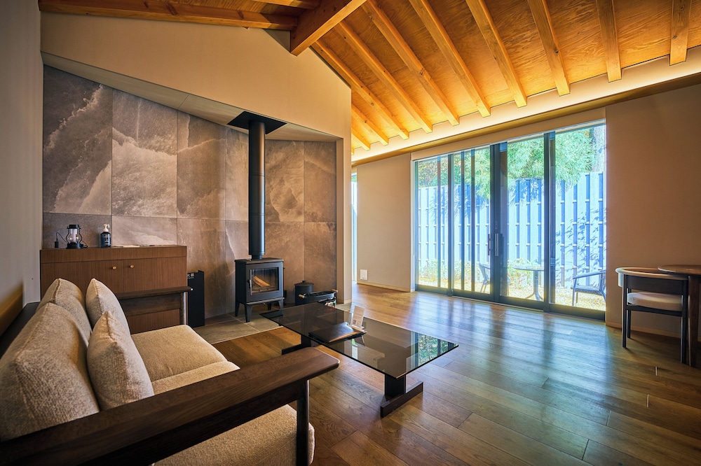 [2024年Newオープン] プライベート温泉&専用庭苑付き 一棟貸しスイートヴィラ [いぶき] (3ベッド) 禁煙 | 箱根リトリート villa 1/f