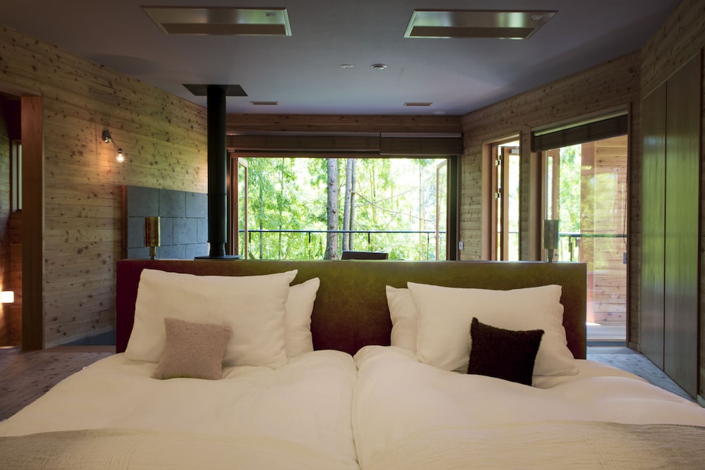 プライベート温泉付き 一棟貸しスイートヴィラ 禁煙 [ゆらぎ] (2ベッド) 客室6 | 箱根リトリート villa 1/f