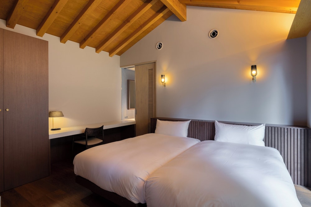 [2024年Newオープン] プライベート木立温泉&専用庭苑付き 一棟貸しスイートヴィラ 禁煙 [いぶき] (2ベッド) 客室6 | 箱根リトリート villa 1/f