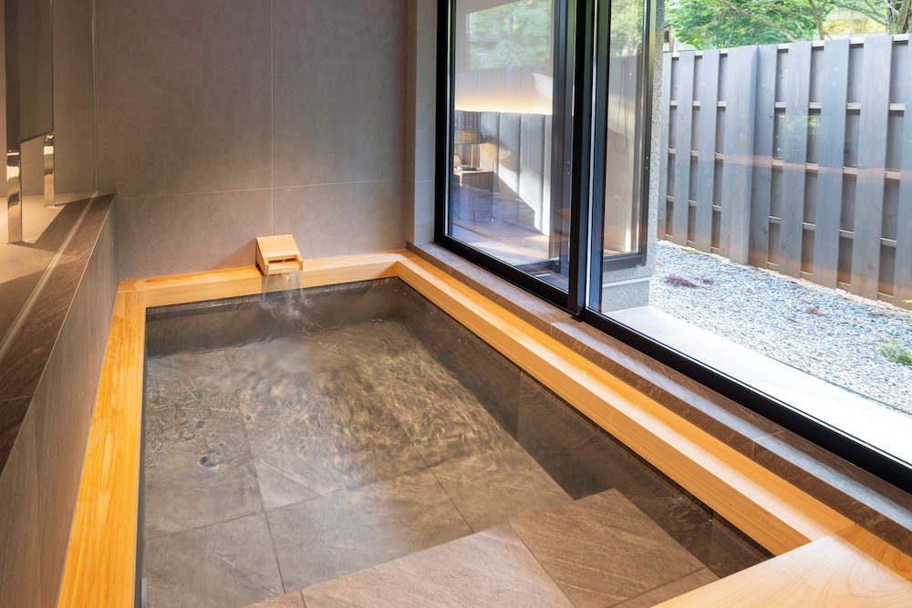 [2024年Newオープン] プライベート温泉付き 一棟貸しスイートヴィラ 禁煙 [いぶき] (3ベッド) 客室11 | 箱根リトリート villa 1/f