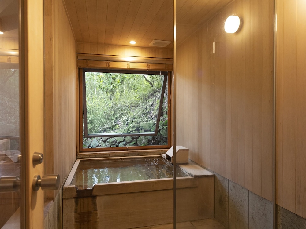 プライベート温泉付き 一棟貸しスイートヴィラ 禁煙 [ゆらぎ] (4ベッド) バスルーム0 | 箱根リトリート villa 1/f