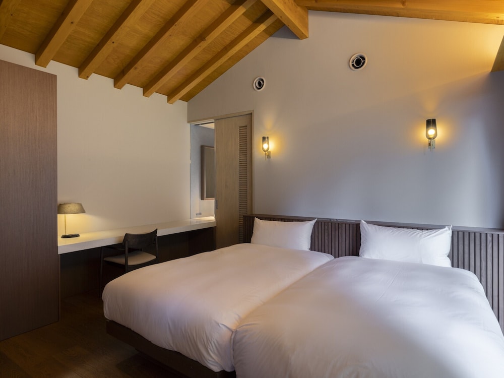 [2024年Newオープン] プライベート木立温泉&専用庭苑付き 一棟貸しスイートヴィラ 禁煙 [いぶき] (2ベッド) 客室2 | 箱根リトリート villa 1/f