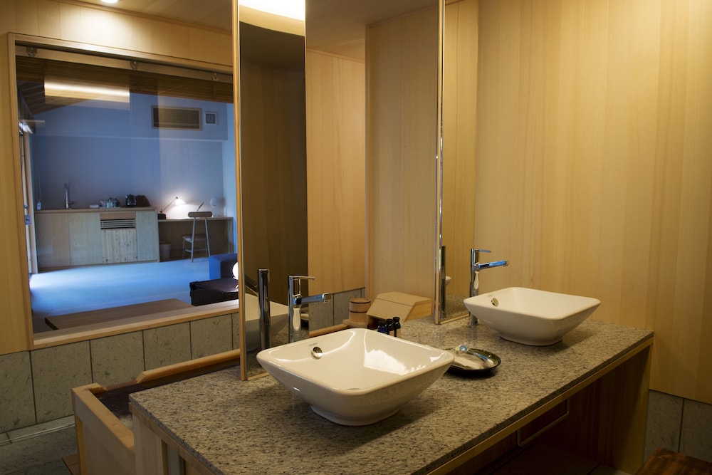 プライベート温泉付き 一棟貸しスイートヴィラ 禁煙 [ゆらぎ] (2ベッド) 客室8 | 箱根リトリート villa 1/f