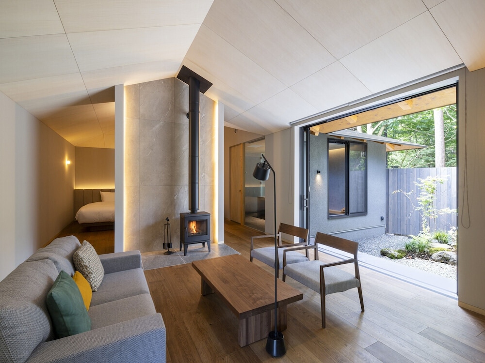 [2024年Newオープン] プライベート温泉&専用庭苑付き 一棟貸しスイートヴィラ 禁煙 [いぶき] (2ベッド) | 箱根リトリート villa 1/f