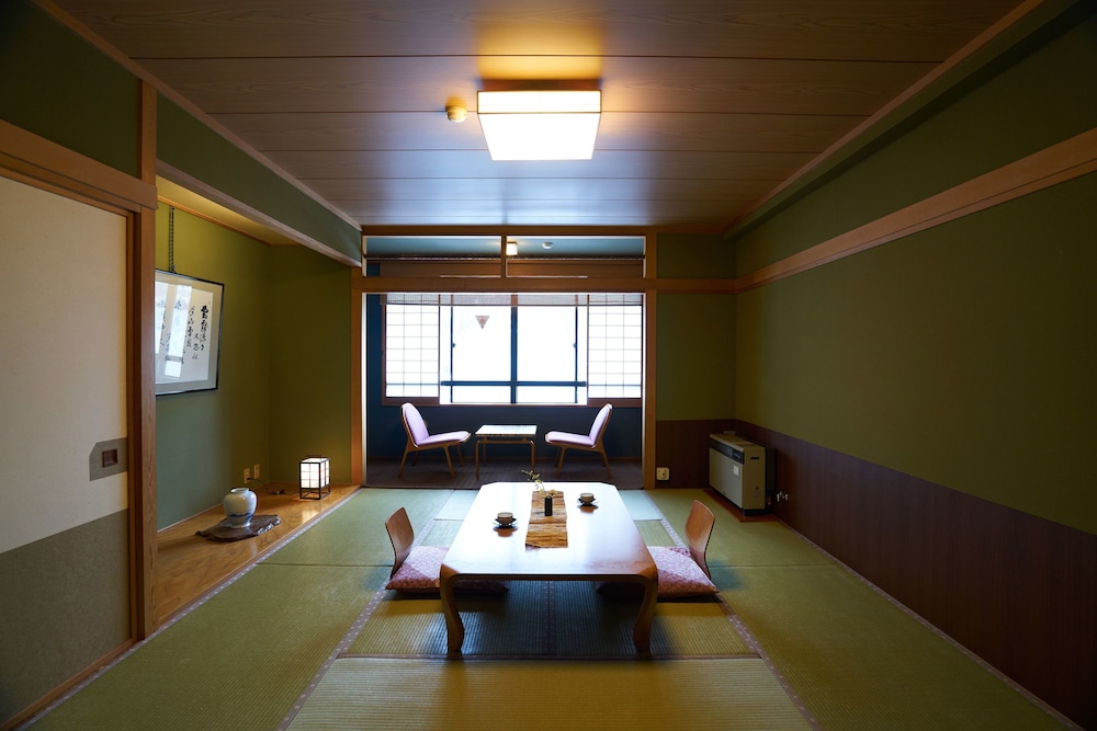 和室 10畳 客室2 | 名湯舎 創