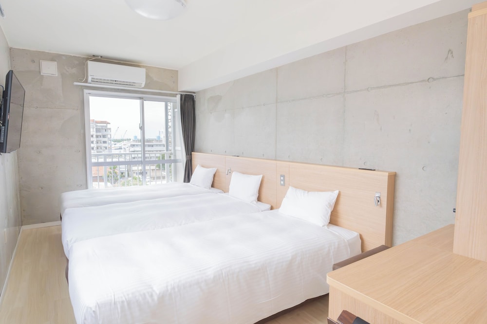 ホテル棟 トリプルルーム 禁煙 | The BREAKFAST HOTEL PORTO石垣島