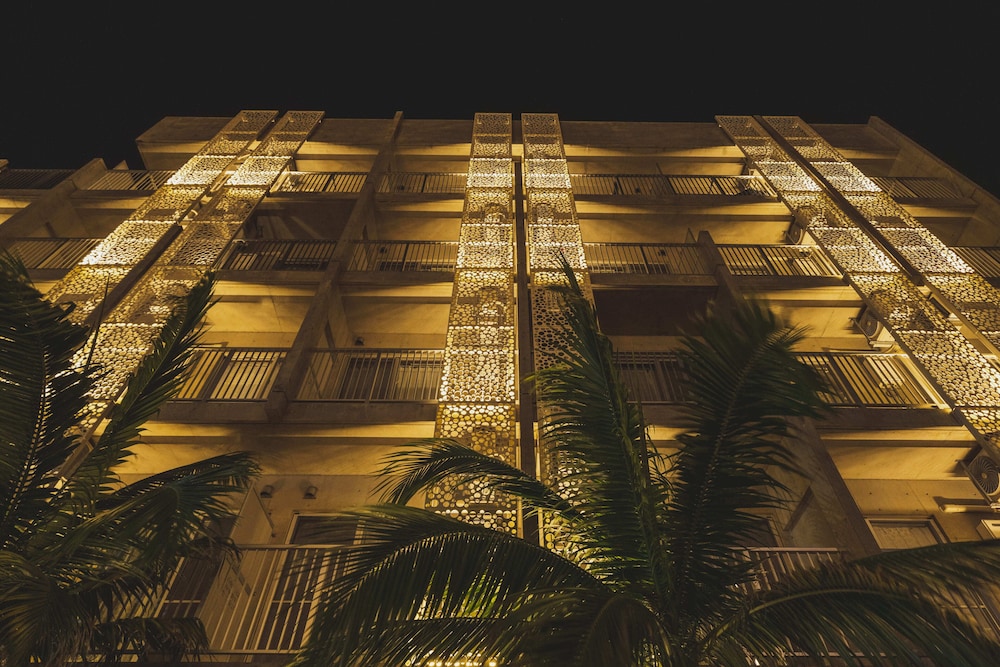 ホテル棟 トリプルルーム 禁煙 外観0 | The BREAKFAST HOTEL PORTO石垣島